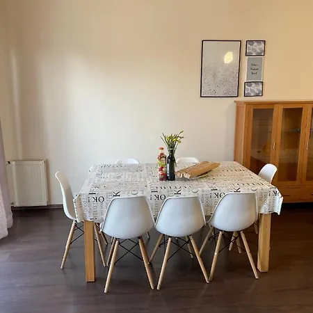 Mieszkanie Pracownicze - 3 Pokoje I Parking Apartman *