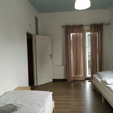 Mieszkanie Pracownicze - 3 Pokoje I Parking Apartman *